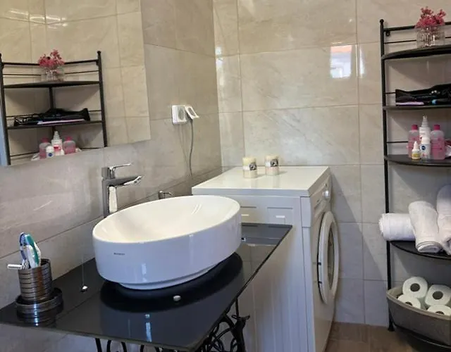 Elea Petrochori * Petrochori (Peloponnese)