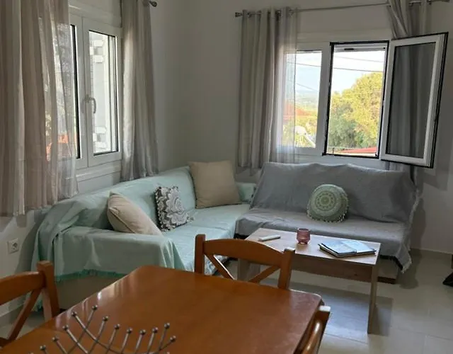 Elea Petrochori بيت للعطل *